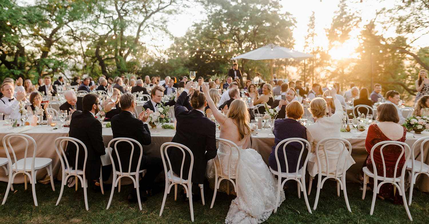 guests-at-reception-toasting-logal-cole-photography-twitter-0923-